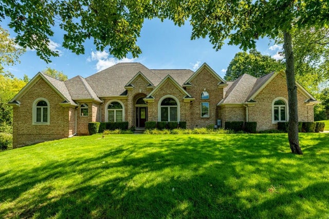 2417 Woodvale Trail, Brighton township