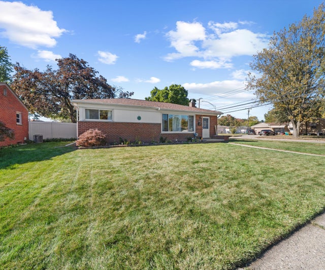 36650 Thinbark Street, Wayne city