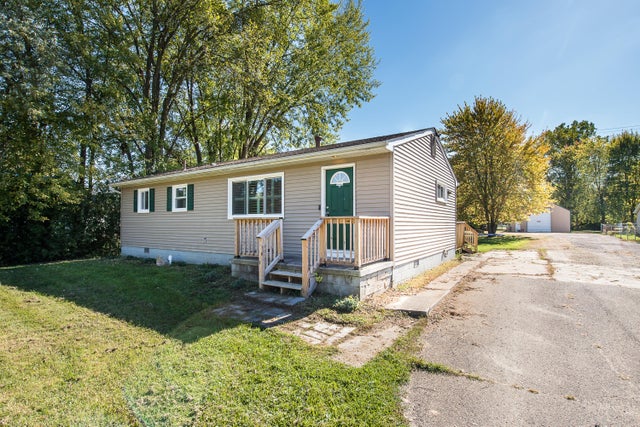 43733 Crowley Road, Van Buren charter township