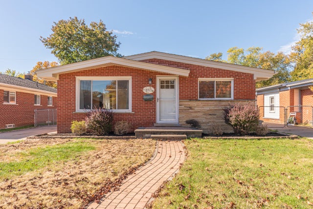 18725 Flamingo Boulevard, Livonia city
