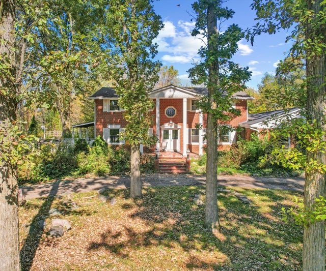 48000 Eight Mile W, Novi city