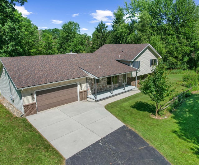 9755 Pontiac Trail, Salem township