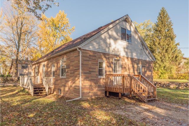 405 Six Mile Road, Northfield township