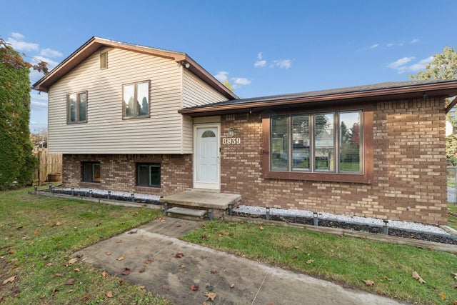 8039 Cortez Drive, Brighton township