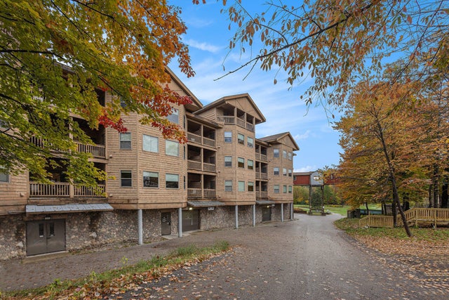 5900 Water Road #313 Unit: 313, Rothbury village