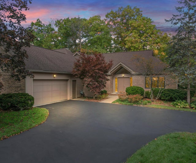 3026 Cross Creek Court, Lodi township