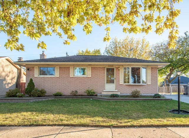 18446 Whalen Drive Drive, Clinton charter township