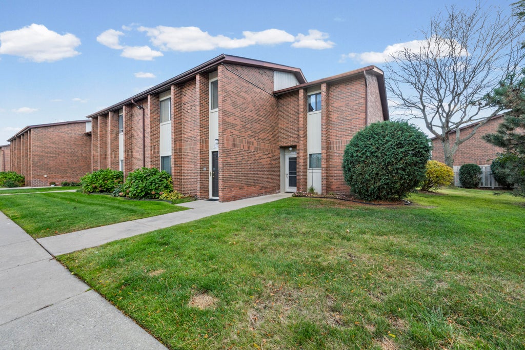 33735 Pondview Circle Building: 10 Unit: 164, Livonia city