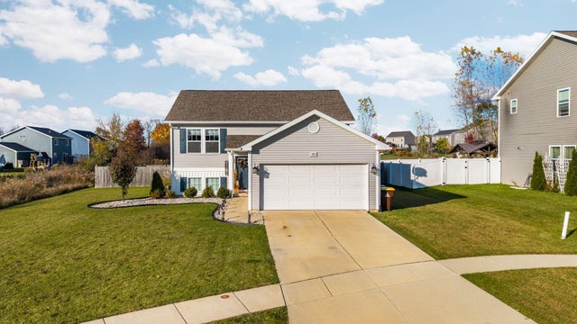 327 Keenen Ct, Howell township