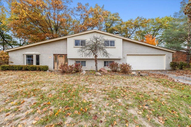 8090 Rene Drive, White Lake charter township