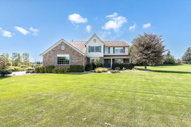 8960 Albany Court, York charter township