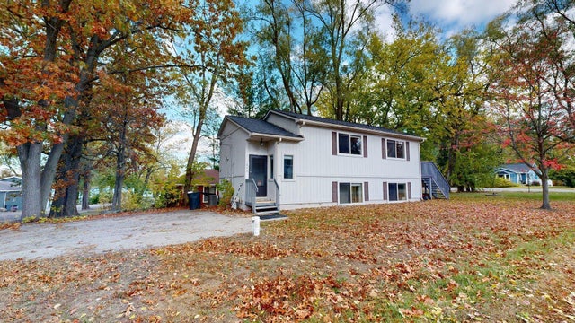 1846 Ladd Road, Wolverine Lake village