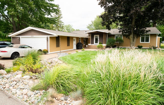 2939 Indian Trail, Hamburg township