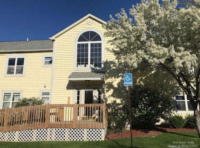 2233 S Huron Parkway Unit: 2, Ann Arbor city