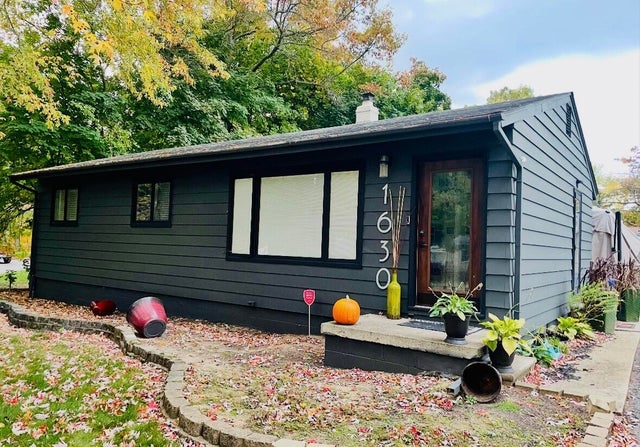 1630 Weymouth Street, West Bloomfield charter township