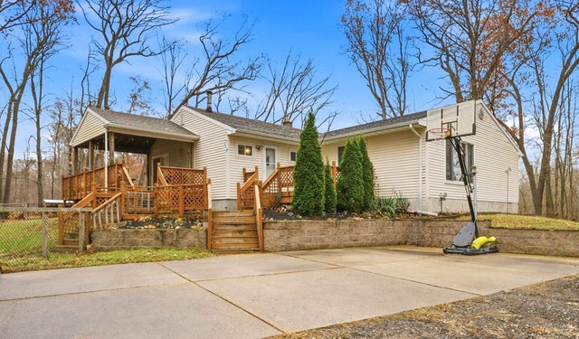 46336 Willow Road, Sumpter township