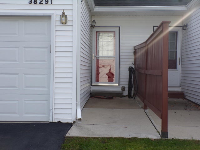 38291 Warner Farms Drive Unit: 10, Westland city