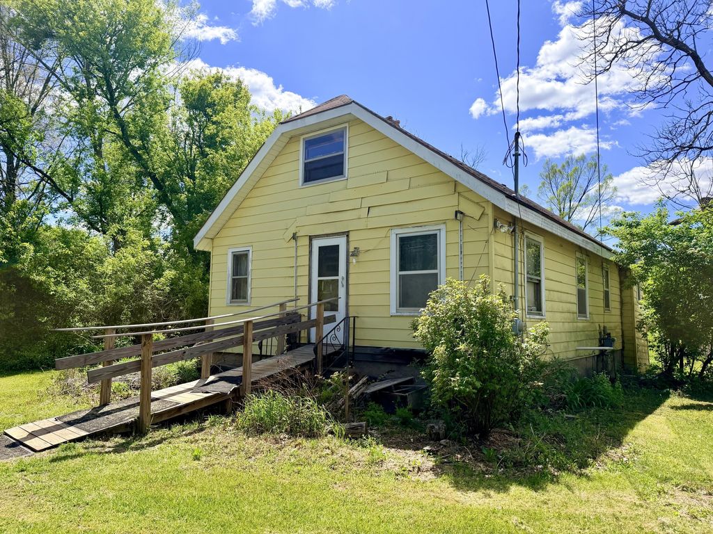 1200 S Green Acres Street, Leoni township