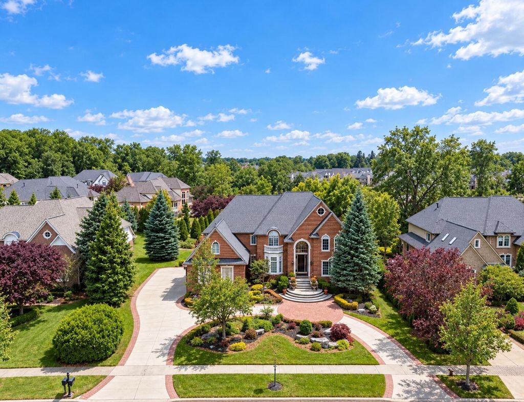 5520 Whitehall Boulevard, Oakland charter township