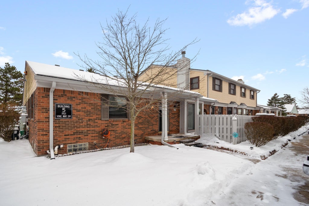 1921 Vine Way Drive Unit: 35, Canton charter township