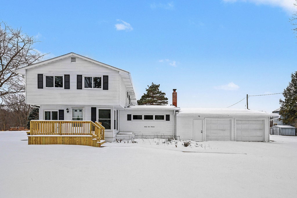 9700 Fenner Road, Woodhull township