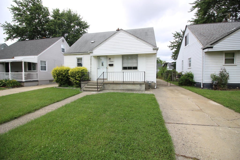 26095 Pattow Street, Roseville city