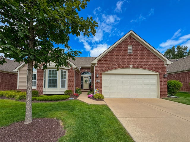 1510 Andover Circle, Oakland charter township