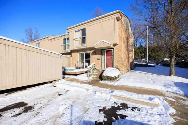 1472 Oakbrook East Drive, Rochester city