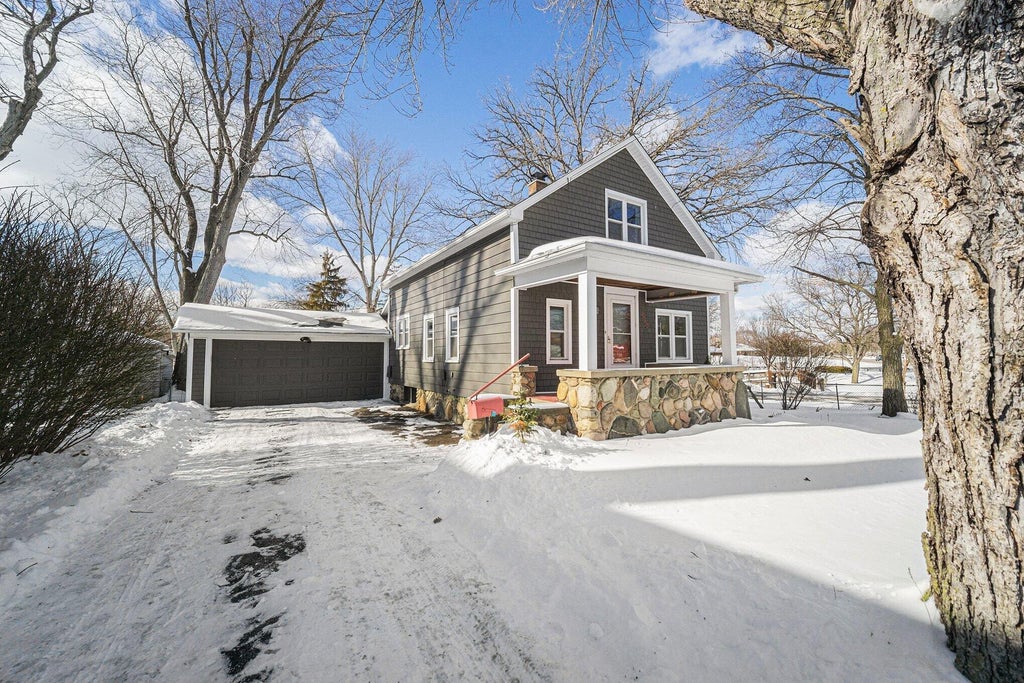 629 N Main Street, Chelsea city