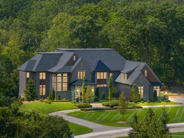 48000 W 8 Mile Road W, Novi city