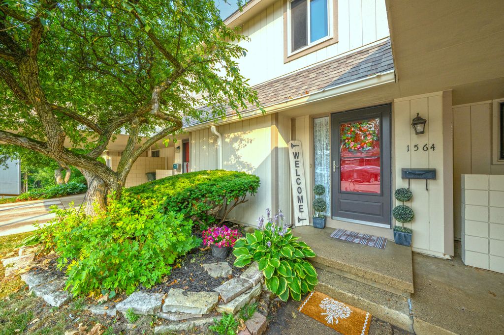 1564 Charter Oak Drive, Rochester Hills city