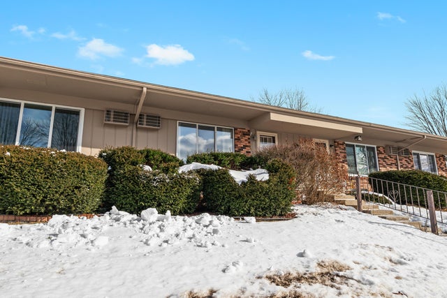 25140 Potomac Drive Building: 19 Unit: 3, South Lyon city