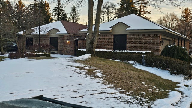 1923 Chalmers Drive W, Rochester Hills city