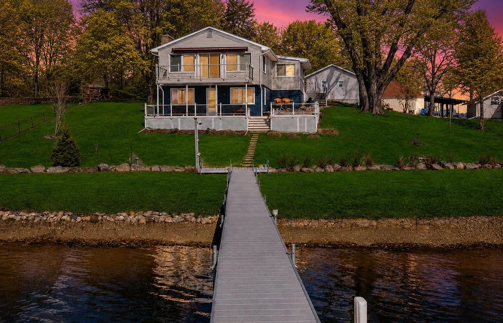 11159 W Perch Lake Drive W, Somerset township