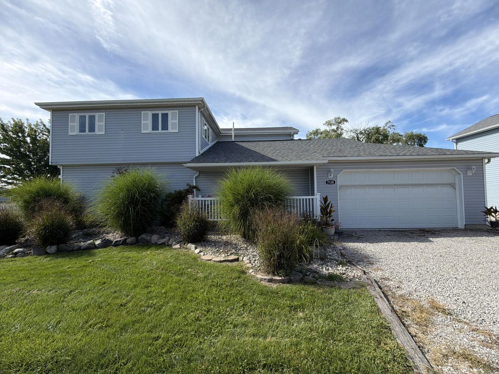 7128 Lazy Lane, Clay township