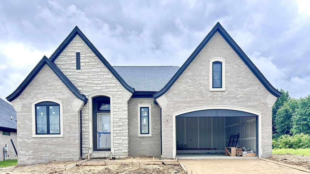 57363 Meadowridge Drive, Washington township