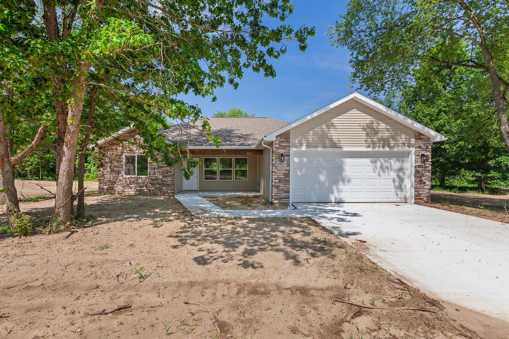 2771 Gady Pines Drive, Raisin township