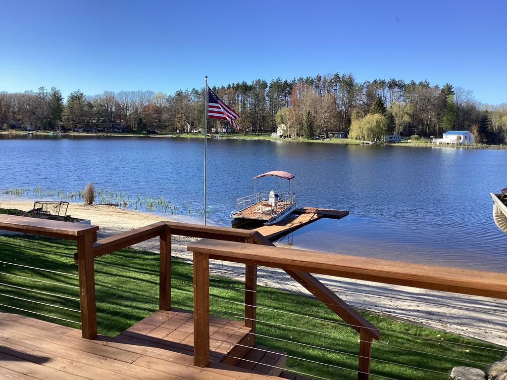 304 Eastland Drive, Rose Lake township