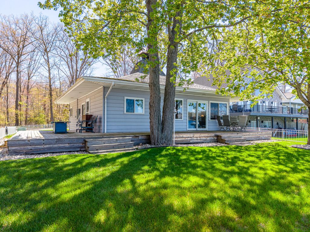 4625 Lake Resort, Gladwin