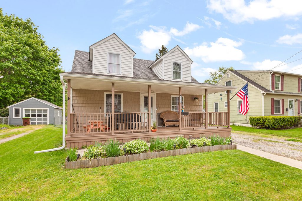 1109 Petoskey Court, Adrian city