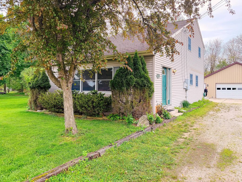 5175 Pleasant Valley Road, Rollin township