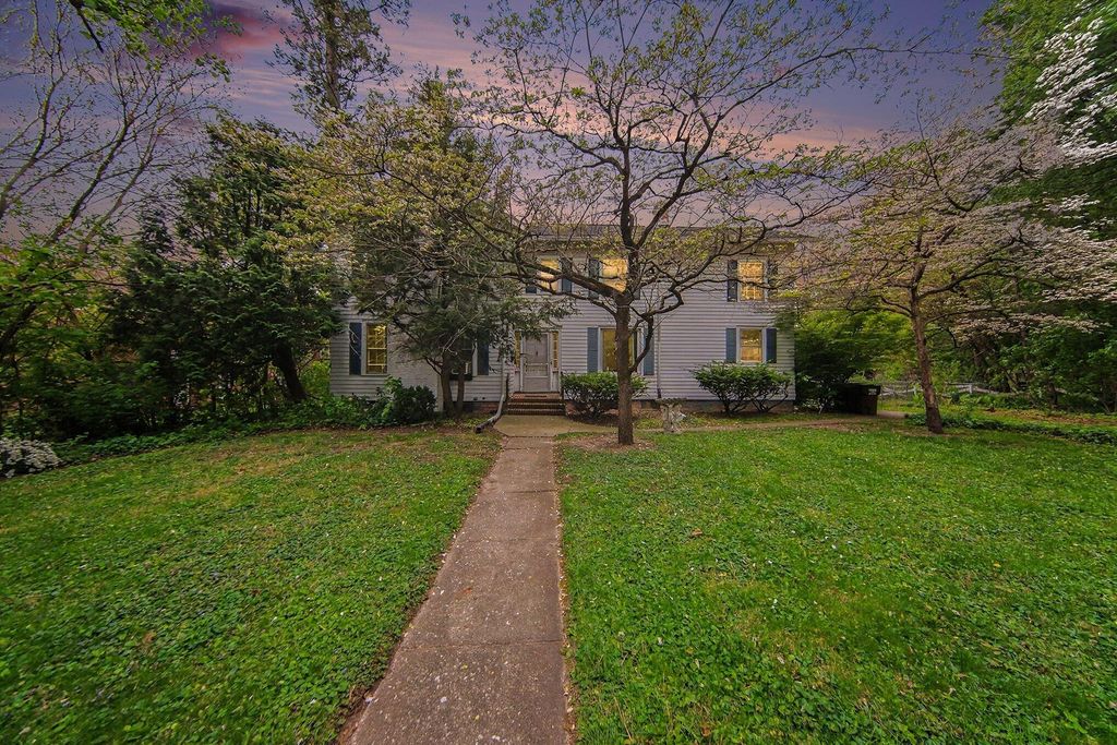 1011 W Maumee Street, Adrian city