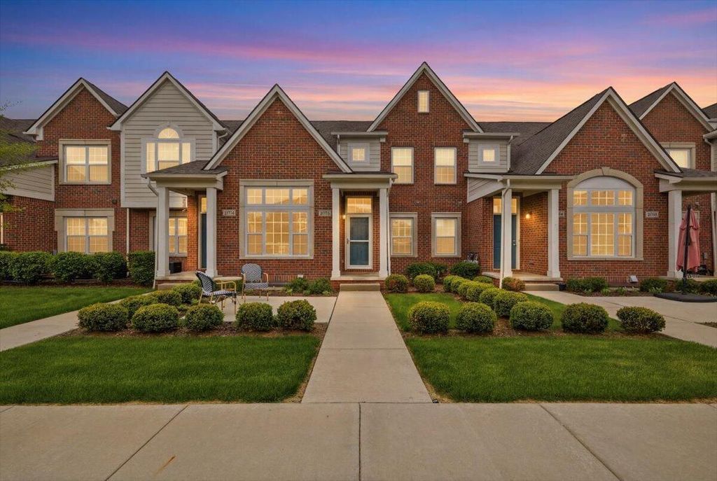 45766 Aragon Lane Unit: 85, Canton charter township