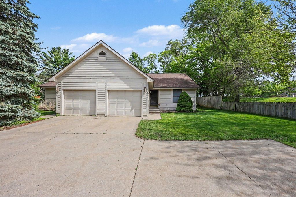 674 South Street, Grass Lake