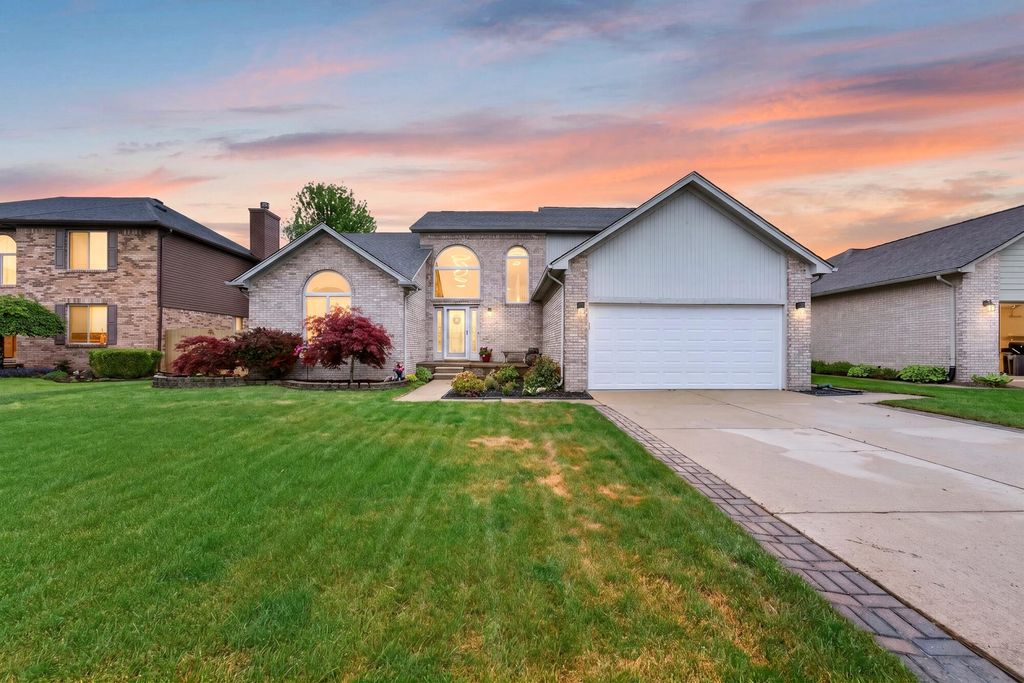 30098 Fairfield Drive, Chesterfield township