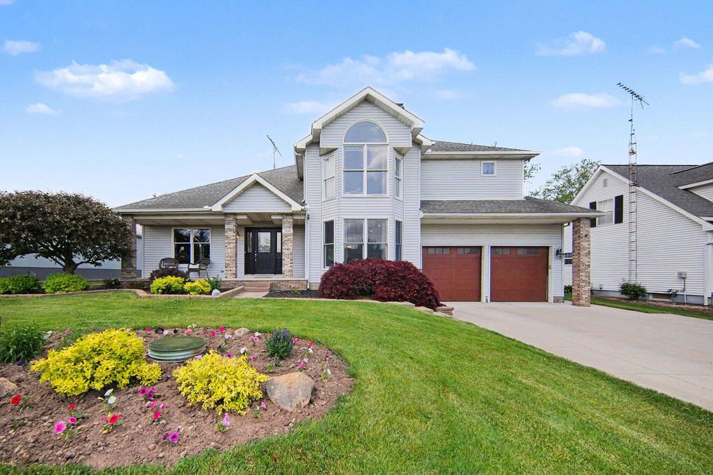 7496 Kingsley Drive, Cambridge township