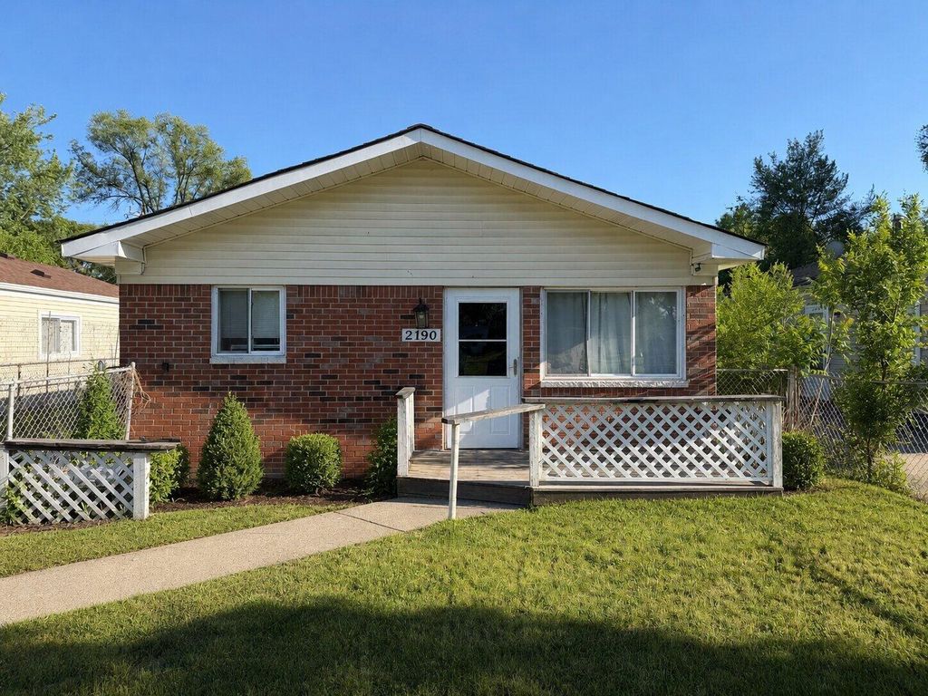 2190 Garrick Avenue, Warren city