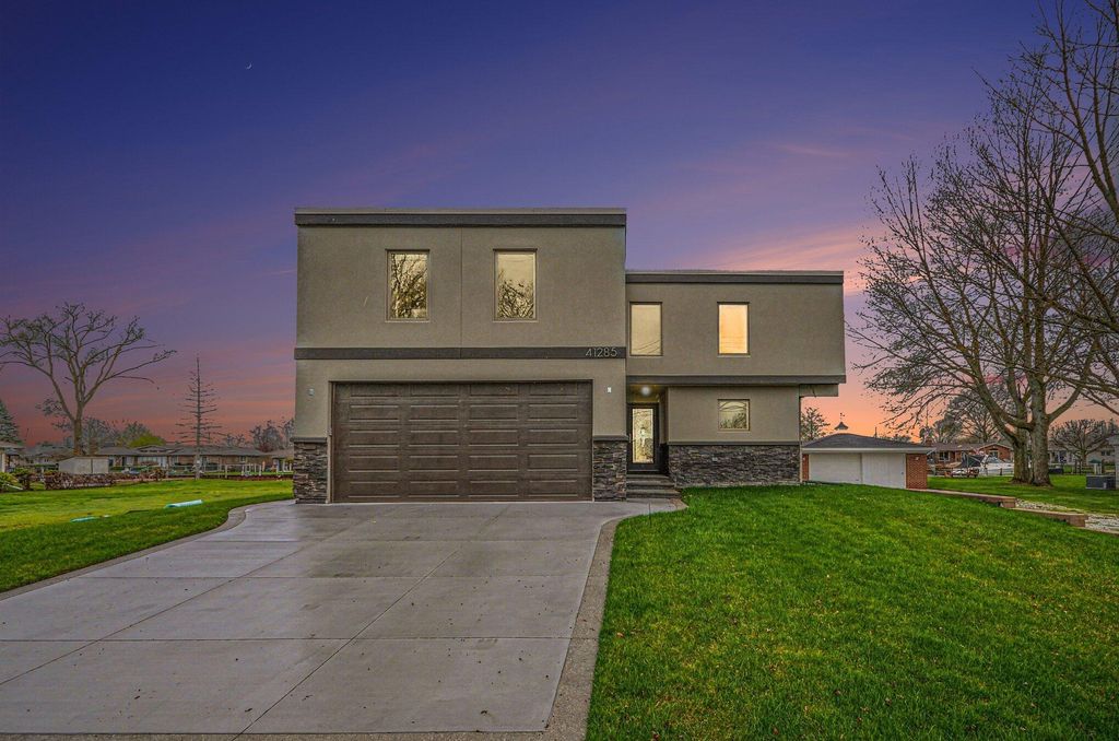 41285 Belvidere Street, Harrison charter township