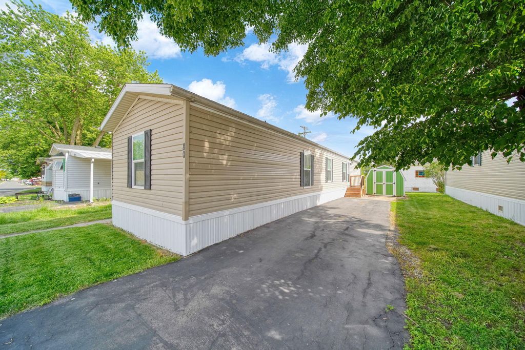 80 Sterling, Adrian city