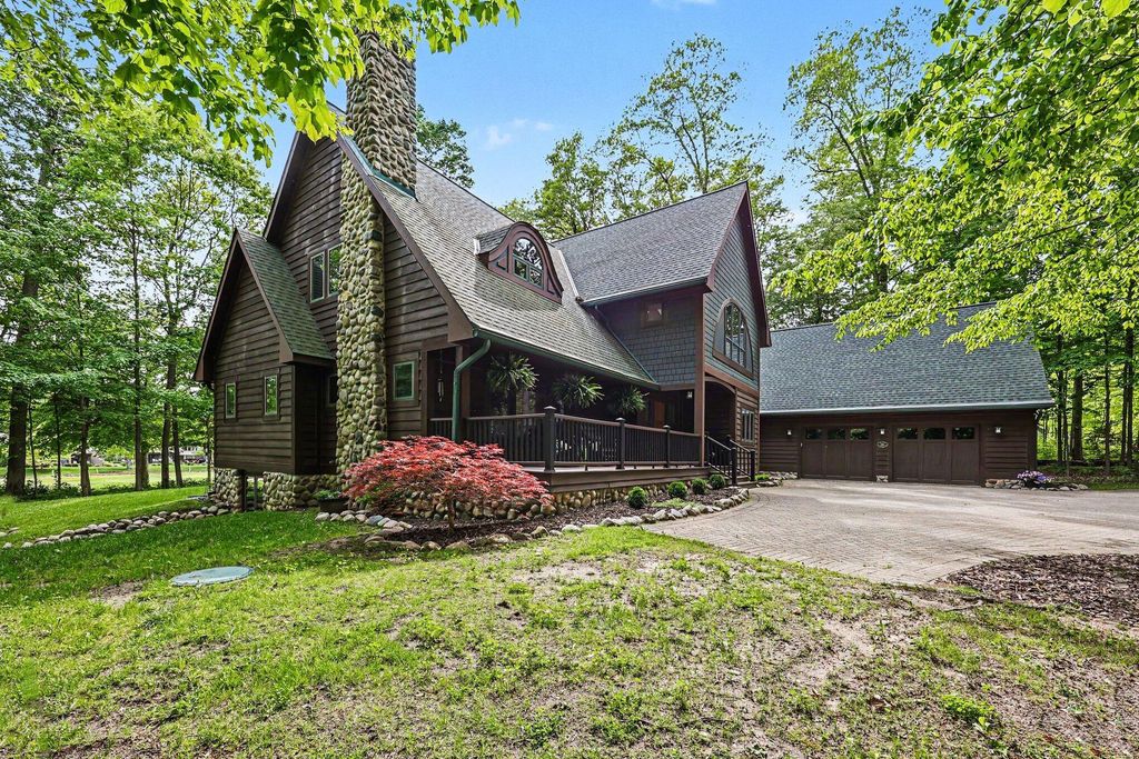 2515 Southwoods Trail, Lodi township